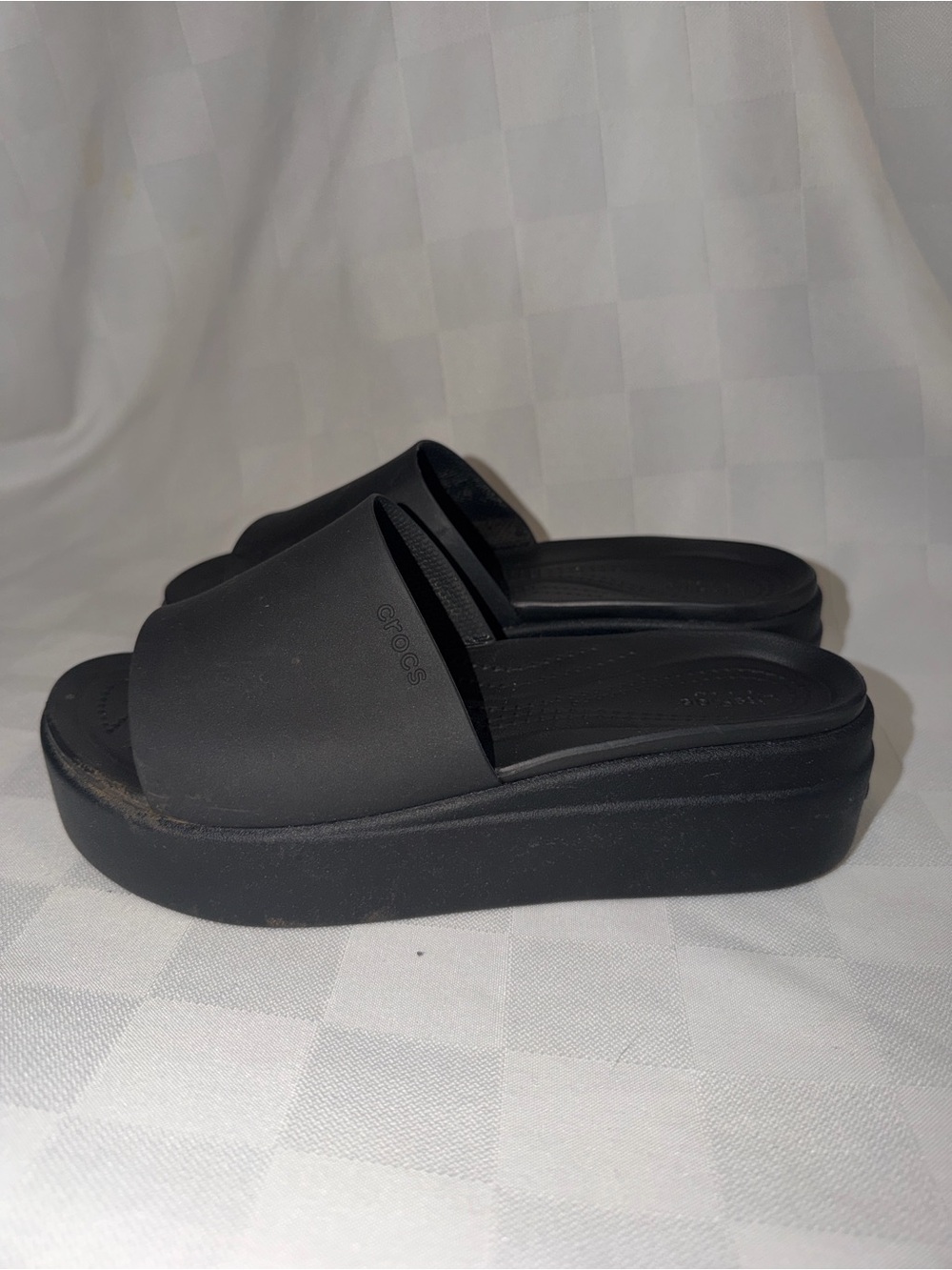 Sz 7 CROCS Women’s Black Platform Brooklyn Slide Sandals